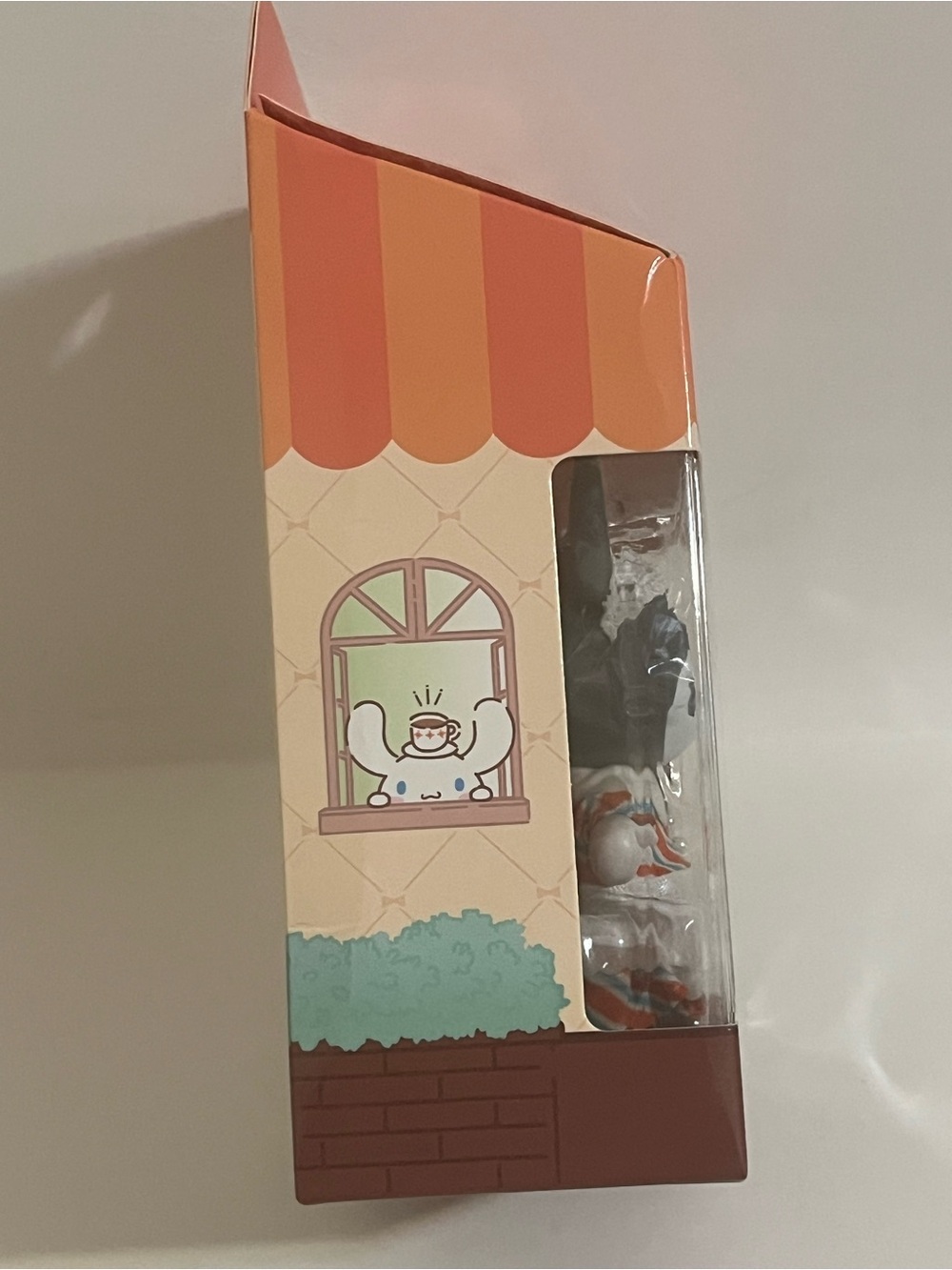 Café Sanrio Second Store Vinyl Figure–KUROMI–Japan Exclusive - Picture 5 of 9